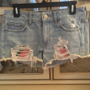 Express denim shorts relaxed low rise embroidered roses on pockets size 4